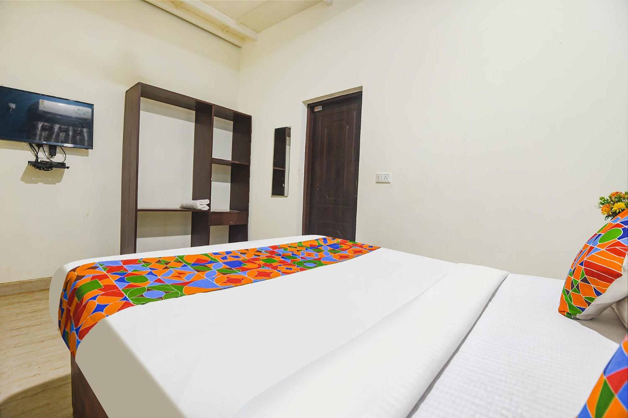 Fabhotel Rj 18 Beach Resort - Nr Baga Beach Exterior photo